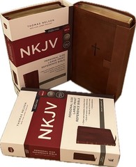 MAGNETIC CLOSURE NKJV LARGE PRINT(10.5pt) Personal Size Brown Leathersoft Bible