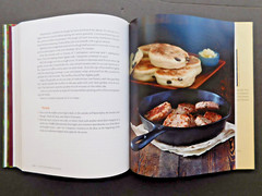 OUTLANDER Kitchen cookbook DIANA GABALDON Official companion for cooks 334 pages