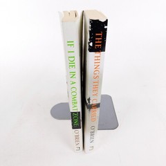 Vietnam War books Lot-2 by Tim O’Brien Die In A Combat Zone, Things They Carried