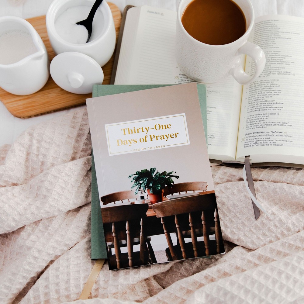 The Daily Grace Co Thirty-One Days of Prayer for My Children Booklet