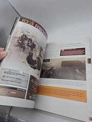 BRADY GAMES SIGNATURE SERIES GUIDE GEARS OF WAR 3 Book Xbox 360 2011 Epic Games