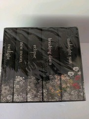 Twilight Saga Deluxe Hardcover Collection by Stephenie Meyer (2025, Hardcover)