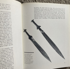 CELTIC WARRIORS 400 BC – AD 1600 (Blandford Press HC, 1986) Tim Newark HISTORY
