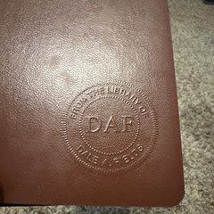 Thomas Nelson Signature Series Ultraslim NKJV Bible Premium Calfskin British Tan