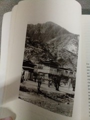 So Close to Heaven: The Vanishing Buddhist Kingdoms of the Himalayas, Crossette,