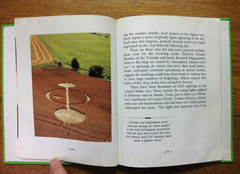 UFOs by Elaine Landau Flying Saucers Alien Encounters HC 1996 Vintage