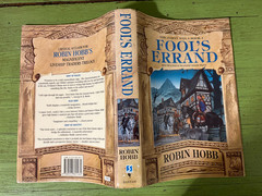 Robin Hobb Fool’s Errand Tawny Man Series #1 Hard Cover DJ Very Good BCE