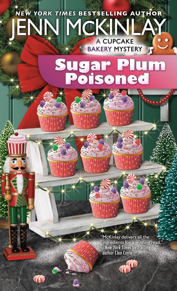 Sugar Plum Poisoned (Cupcake Bakery Mystery) – McKinlay, Jenn – Good – See c…