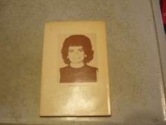 COUNTRY LIVING Oakley, Helen Colwell 1978 First Edition HC/DJ 61 Pages