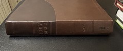 NIV Super Giant Print Reference Bible 2011 Brown Leathersoft 16.5pt Font – EUC