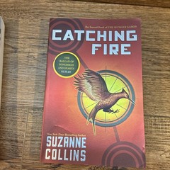 The Hunger Games Trilogy: The Hunger Games / Catching Fire / Mockingjay, Collins
