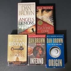 Lot – ROBERT LANGDON SERIES Books 1-5 + 2 Bonus By Dan Brown + Cracking the Code