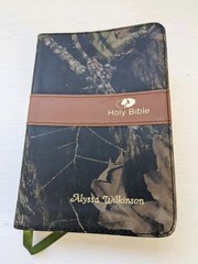 NKJV Compact Mossy Oak Camo Outdoors Bible LeatherSoft 1990