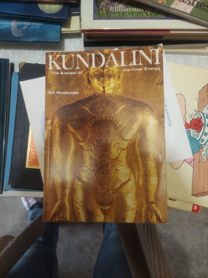 Kundalini: The Arousal of the Inner Energy by Mookerjee, Ajit