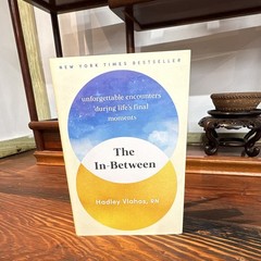 Hadley Vlahos, RN The In-Between Hardcover English Nonfiction Adults