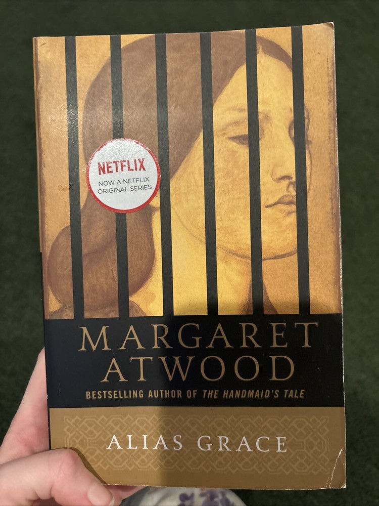 Alias Grace : A Novel by Margaret Atwood (1997, Trade Paperback)