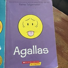 Raima Telgemeier Guts and Smile fantasmas paperback Book Set of 3 Spanish
