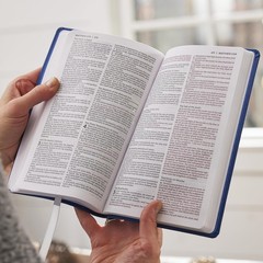 KJV Holy Bible: Value Ultra Thinline, Teal Leathersoft, Red Letter, Comfort…