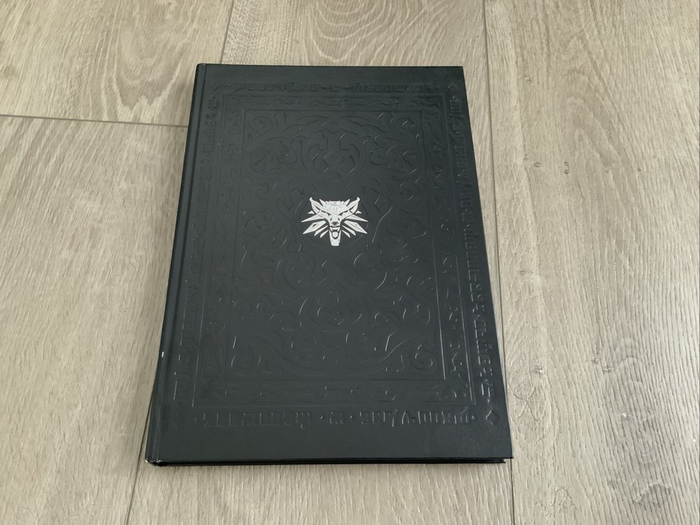 The Witcher 2 Assassins of Kings Collector’s Edition Dark Artbook