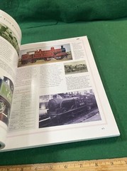 The World Encyclopedia of Locomotives by Garratt, Colin (KJT429)