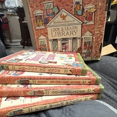 Richard Scarry Look & Learn Library Box Set Hardcover Illustrated 4 Book Set