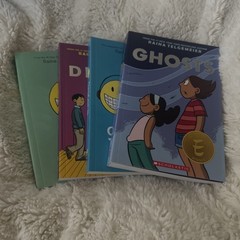 Raina Telgemeier Collection 5 Book Set [Smile, Drama, Sisters, Ghosts, Guts]