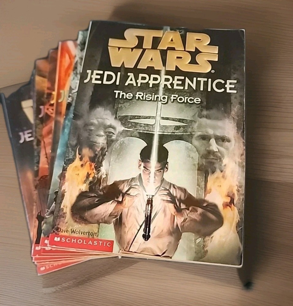 Lot of 10 Jedi Apprentice Paperback books 1,2,7,8,9,10,11,17 by Jude Watson