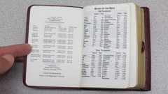 Holy Bible KJV Holman 1989 – Bonded Leather – Button Snap – Burgundy Verse Ref