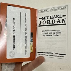 HOF MICHAEL JORDAN 1995 PREMIUM EDITION 44 PAGE 2.5 IN. BY 4 IN. BOOKLET #1